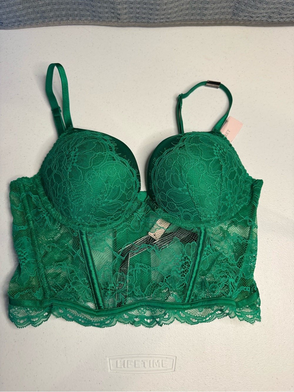 Victoria’s Secret Green Lace Longline Push-Up Bra – NWT – Size 34A